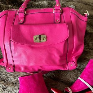 Cute pink bag is the perfect pop of color and it’s ready for you!